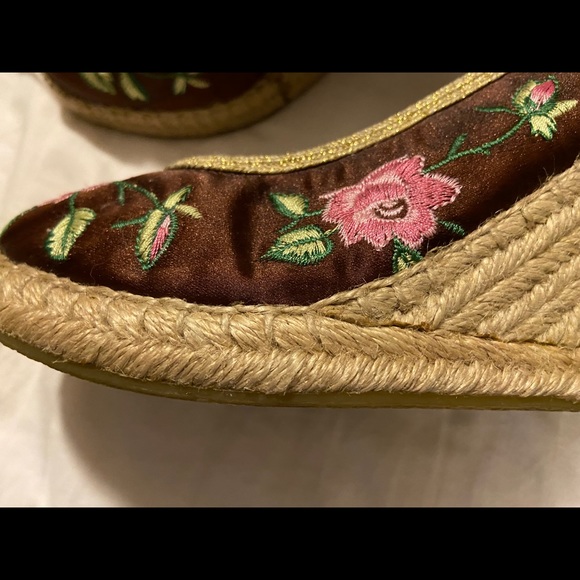 Beautiful wedges!!! - Picture 5 of 6